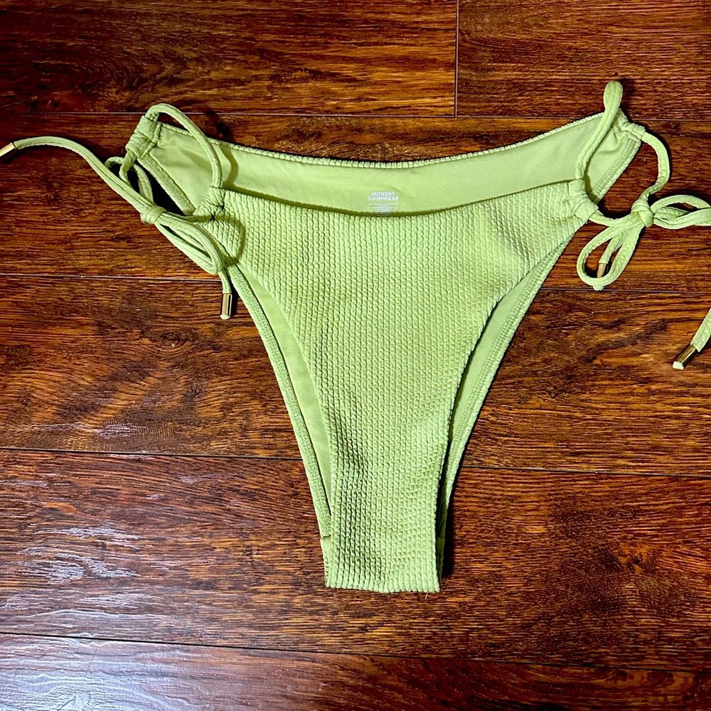 Monday swim bottoms in Olive Green crinkle
